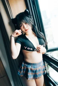 Em gái nữ sinh khoe ngực trắng nõn cực khủng